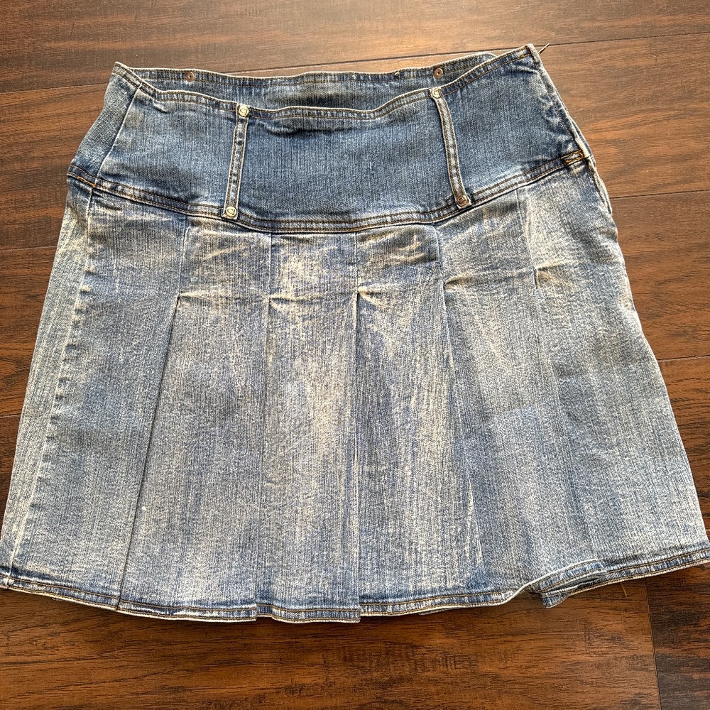 Vintage denim pleated skirt